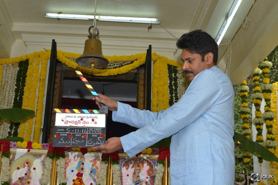 Pawan-Kalyan-and-Trivikram-New-Movie-Opening-Photos